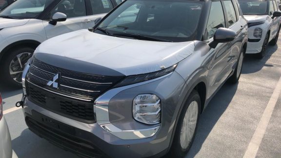 купить mitsubishi outlander base 2023